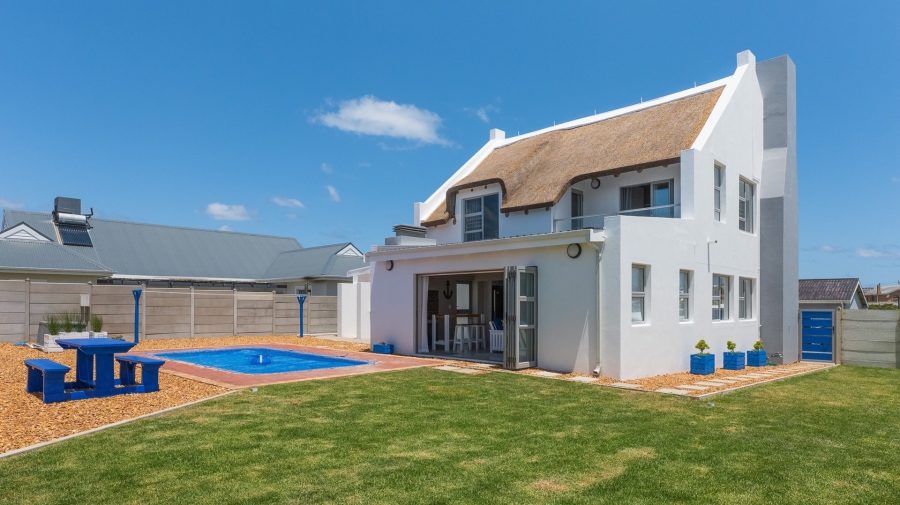4 Bedroom Property for Sale in Struisbaai Western Cape